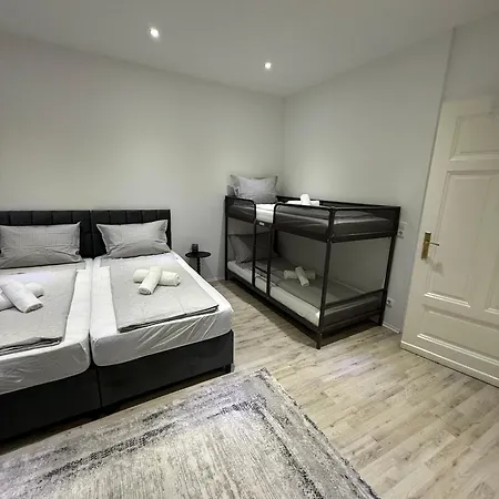 Zentrales Mit Terrasse Neu Renoviert דירה אסן
