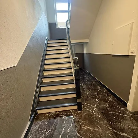 Zentrales Mit Terrasse Neu Renoviert