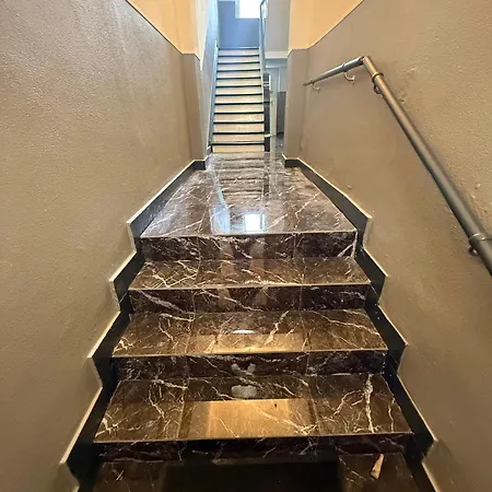 Zentrales Mit Terrasse Neu Renoviert *